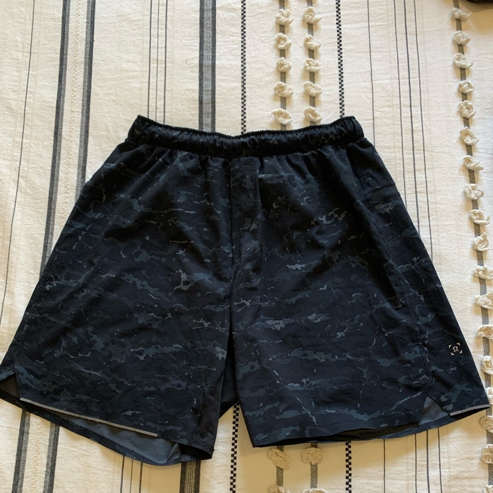 Lululemon Men’s 6” Surge Short Size S